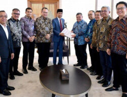 Bertemu Pansel KPK, Presiden Jokowi Terima Daftar Nama Capim dan Cadewas