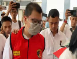 Tim Kejaksaan Jawa Timur Tangkap dan Tahan Ronald Tannur