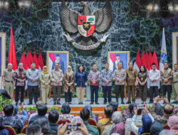 PJ Gubernur Teguh Serahkan DIPA dan TKD DKI Jakarta Tahun Anggaran 2025
