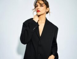 Deepika Pilih Kursi Produksi, Mundur sebagai Pemeran Utama dalam Remake The Intern