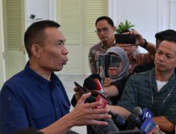 Gunakan Tiga Variabel Uji, Rismon Sianipar Pastikan Ijazah Jokowi dan Gibran Asli