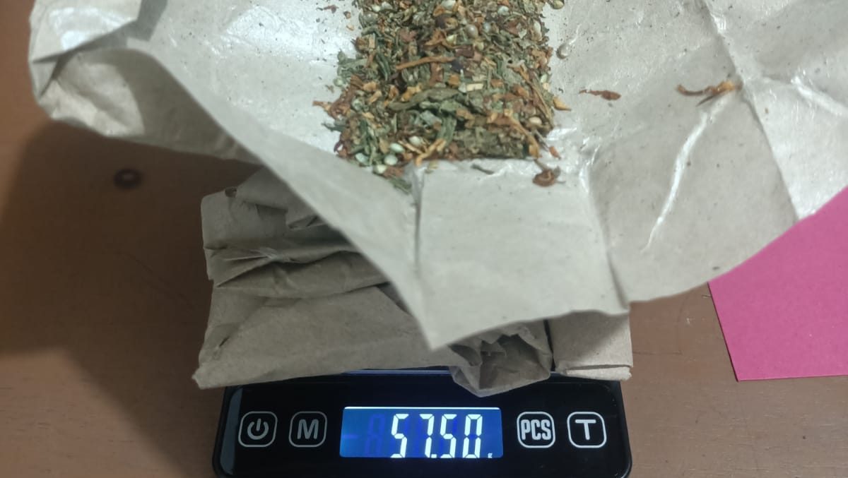 Barang bukti ganja seberat 57,50 gram diamankan dari pelaku RK. (Dok. HO/Faktanasional)