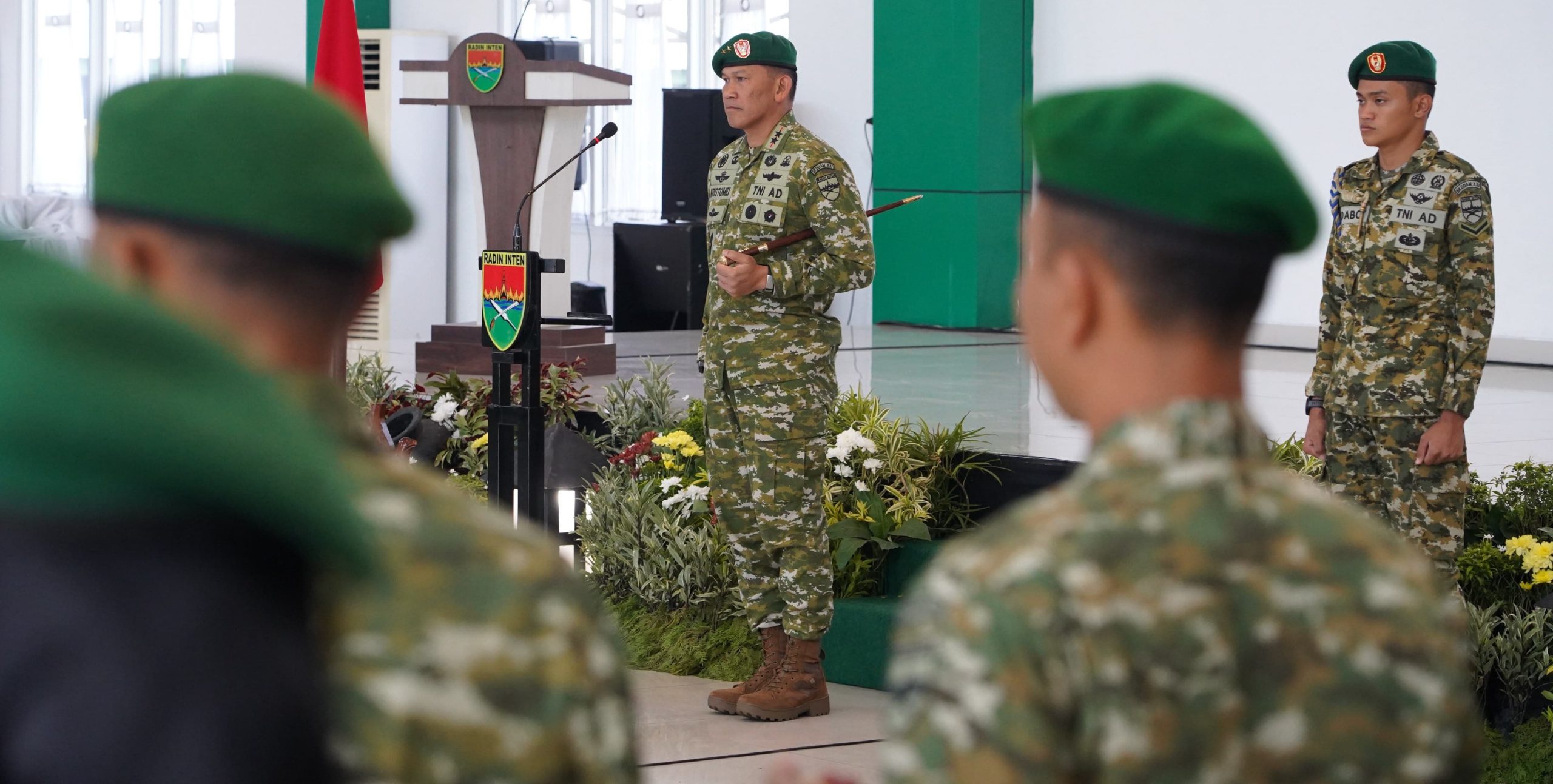 Komandan Korem (Danrem) 043/Garuda Hitam (Gatam), Brigjen TNI Sumarlin Marzuki saat menghadiri pelantikan pejabat Kodam XXI/Radin Inten. (FAKTANASIONAL/HO).