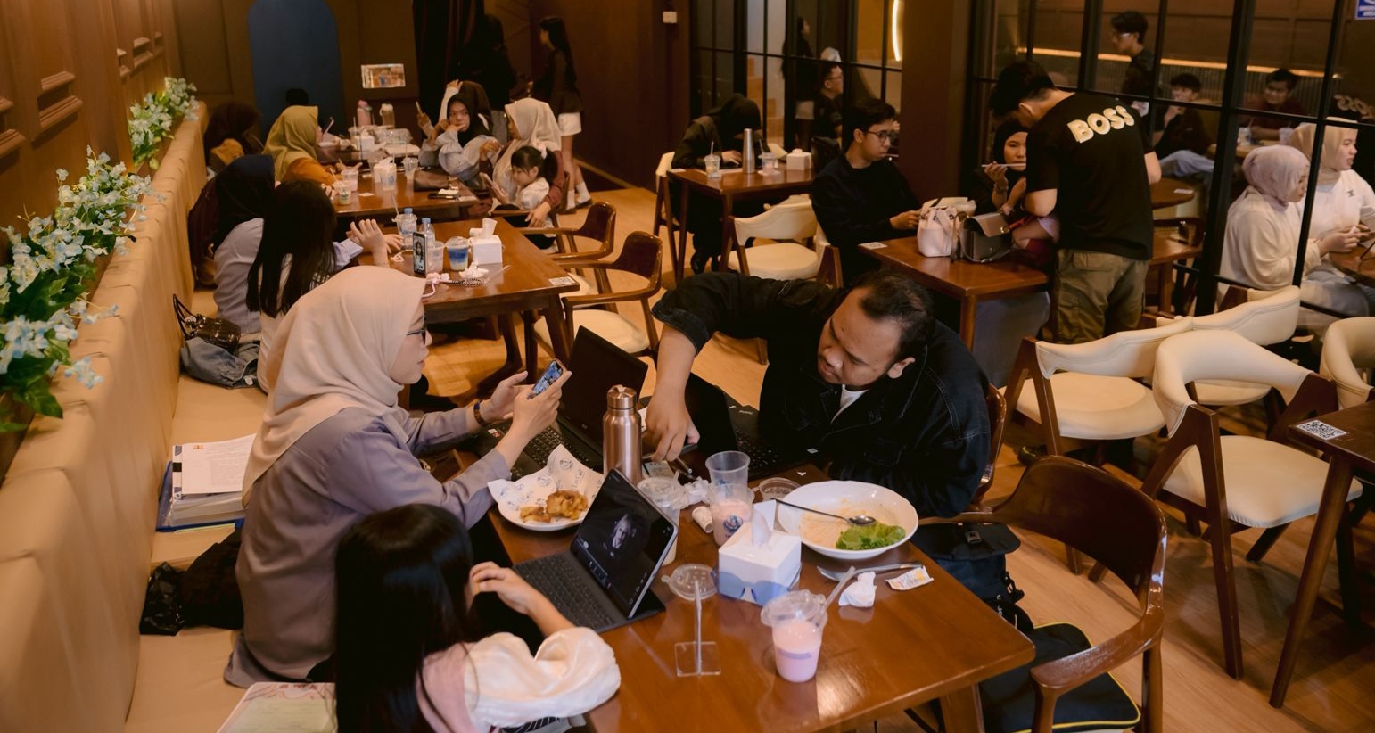 Lex Coffe siapkan ruang terbuka untuk mengedukasi masyarakat dan berikan konsultasi hukum secara gratis. (FAKTANASIONAL/HO)