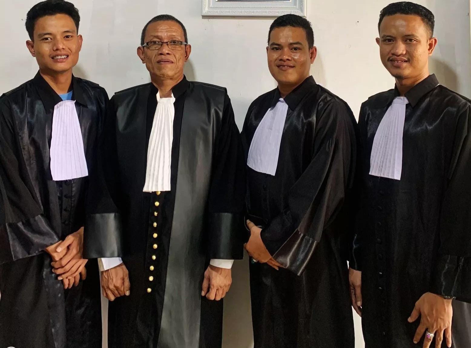 Praktisi Hukum Lampung dari BE-i Law Firm, Yunizar Akbar (dua dari kiri). (FAKTANASIONAL/HO).