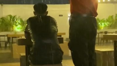 Pria Ngambek di Mie Gacoan saat Hujan Deras, Pacar Bujuk hingga 3 Jam