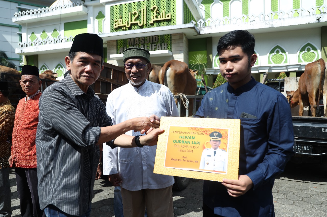 41 Ekor Hewan Kurban Disalurkan oleh Pemkot Pontianak