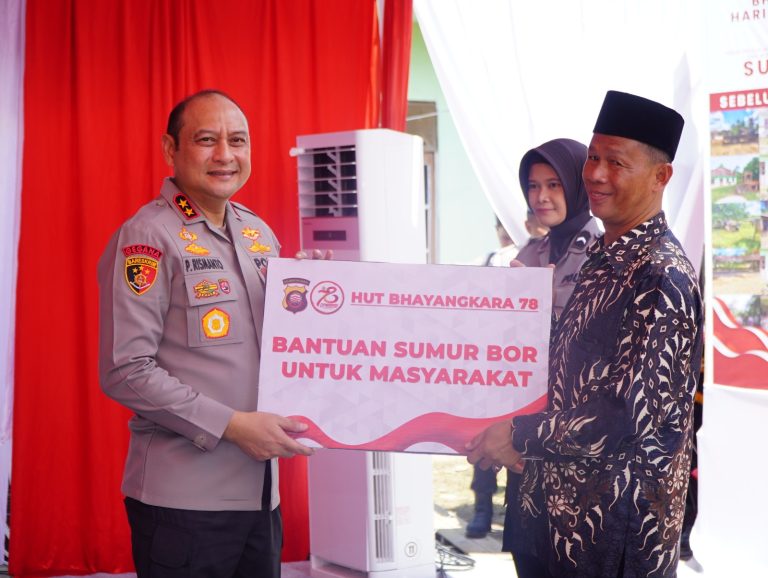 Polda Kalbar Gelar Bhakti Sosial dan Bagi Bansos Jelang Hari Bhayangkara