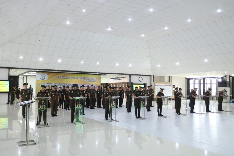 Lantik dan Ambil Sumpah Pejabat Eselon III Wilayah Hukum Kejati Kalbar, Ini Kata Kepala Kejaksaan