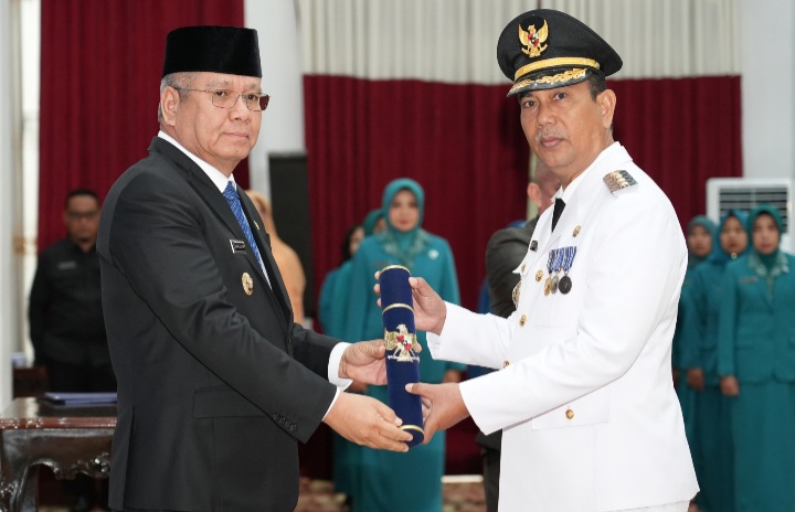 Alfian Dilantik Jadi Pj Bupati Kayong Utara Gantikan Romi Wijaya