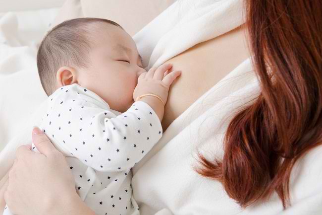 Guru Besar UI Jelaskan Kadar Kolesterol Tinggi dalam ASI Lindungi Bayi