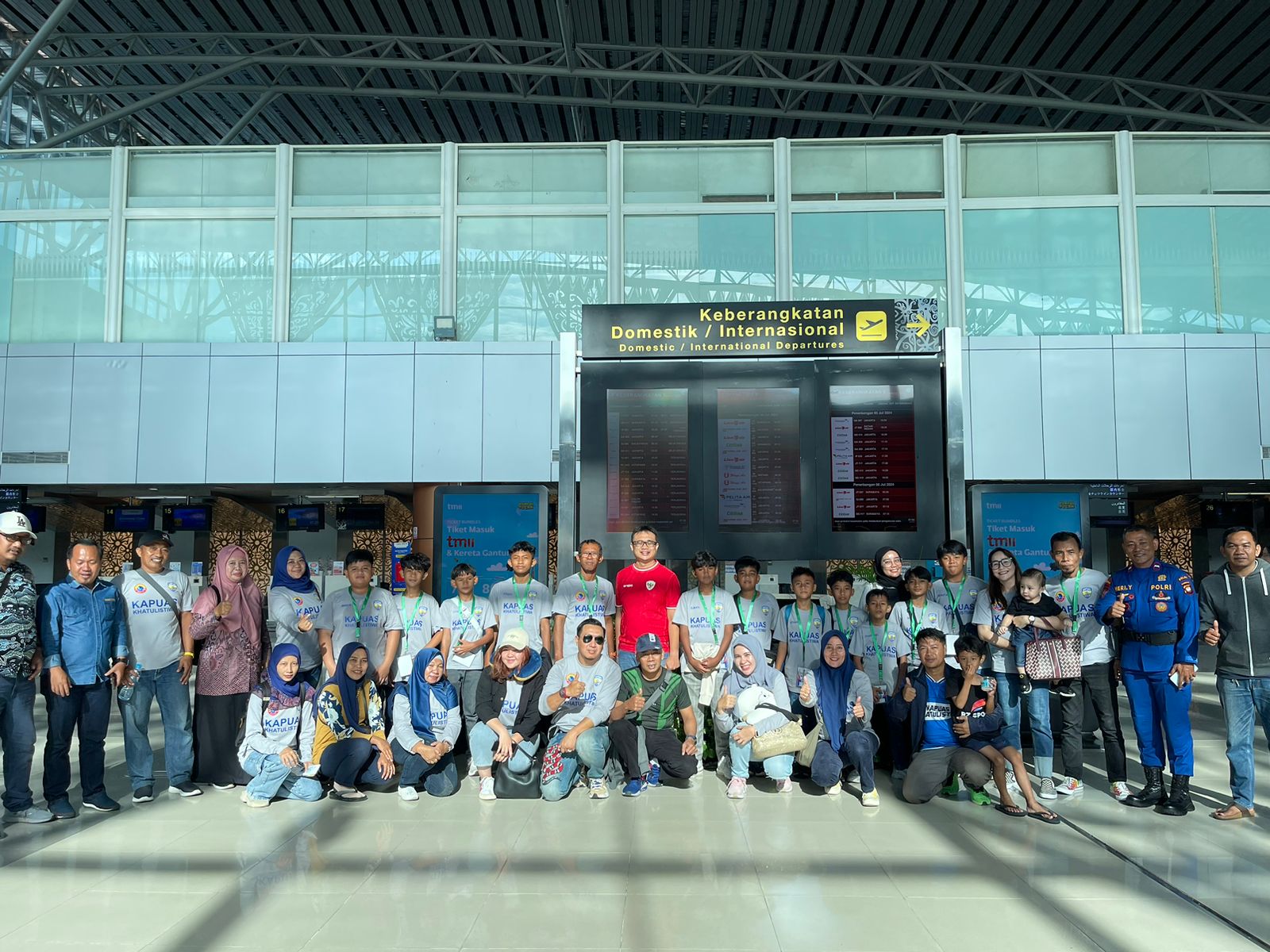 Sekum PSSI Kalbar Lepas Tim U-12 SSB Kapuas Khatulistiwa ke Bandung