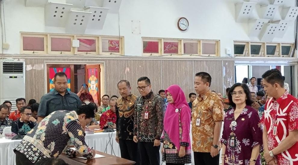 MoU Anti Korupsi Ditandatangi Wagub Kalteng H. Edy Pratowo
