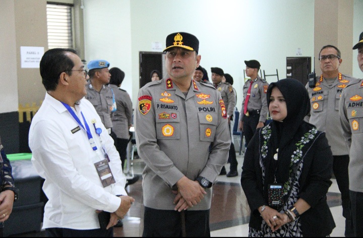 Kapolda Pantau Penyandingan Data Perolehan Suara Pemilu 2024 di Sekadau, Ini Kata Ketua KPU