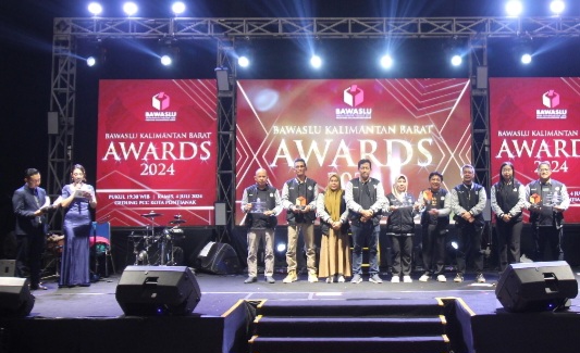 Apresiasi Bagi Pengawas Pemilu, Bawaslu Kalbar Beri Awards 2024