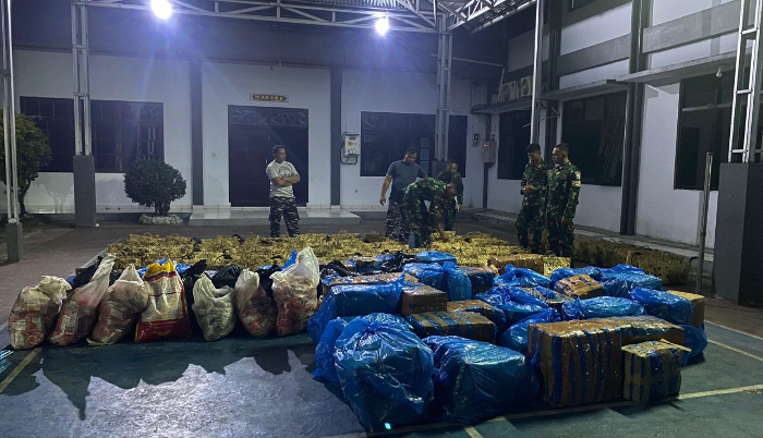 TNI AL Gagalkan Penyelundupan Ayam Ras Filipina dan Kosmetik Ilegal di Perairan Pulau Tinakareng