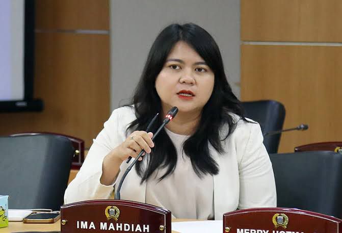 Dorong Dinkes DKI Investigasi Diskriminasi Nakes Berjilbab, Legislator DKI : Saya akan Telpon Kadinkes