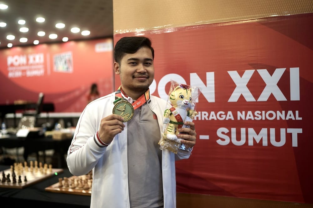 Grand Master Novendra Priasmoro dan Ummi Fisabilillah Masih Unggul di Kilat Perorangan