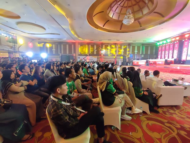 Suporter Antusias Beri Semangat Tim Cabor Esport PON XXI Aceh-Sumut