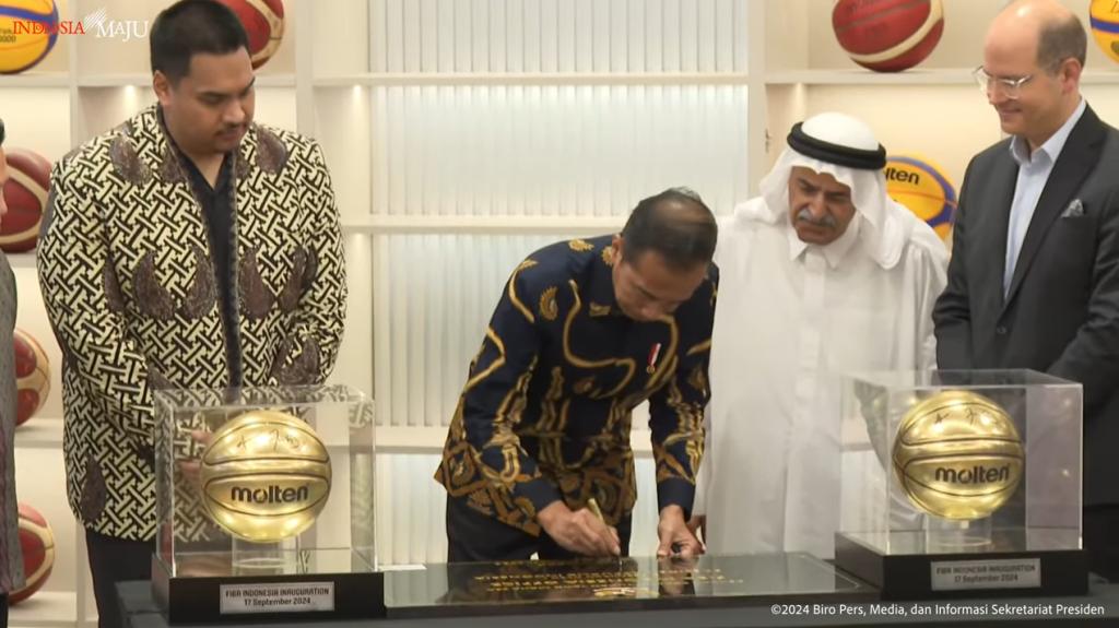 Presiden Jokowi Resmikan Kantor FIBA di Indonesia, Ajak Pengembangan Olahraga Basket Indonesia