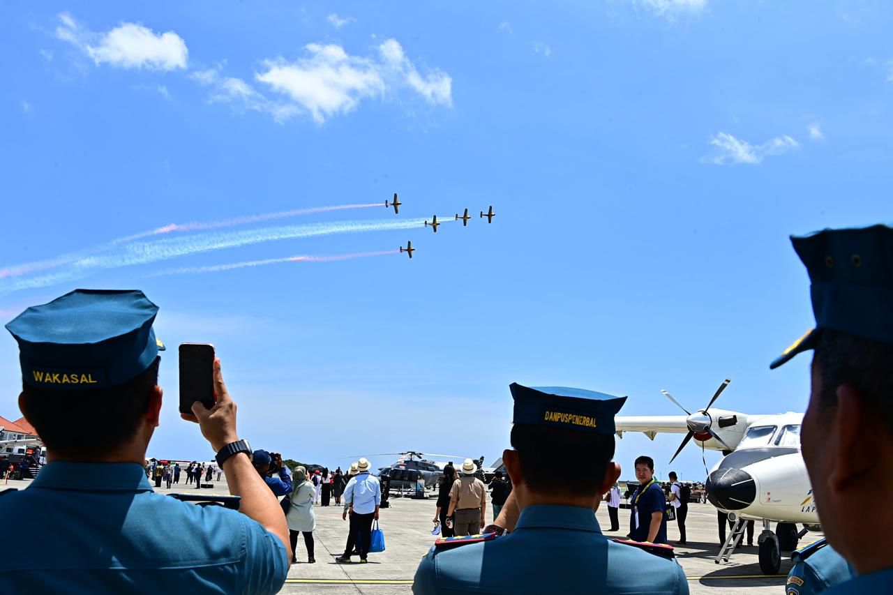 Wakasal Hadiri Bali Internasional Airshow 2024, Rajawali Laut Flight Tampil Memukau