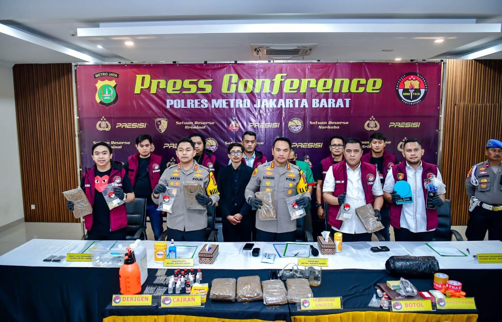 Polres Metro Jakarta Barat Bongkar Clandestine Laboratory Tembakau Sintetis di Perumahan Mewah Bekasi