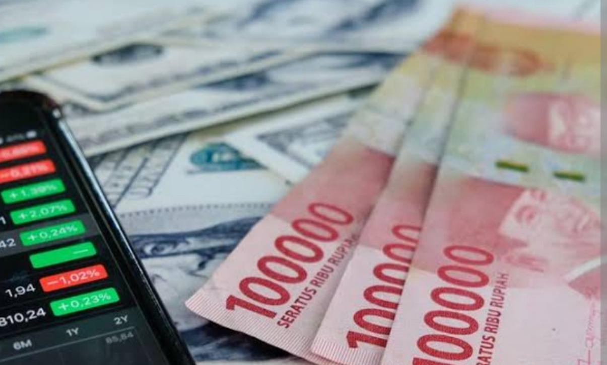 Rupiah Tembus Rp17.600, Celios Bantah Prabowo soal Warga Desa Tak Terdampak Dolar