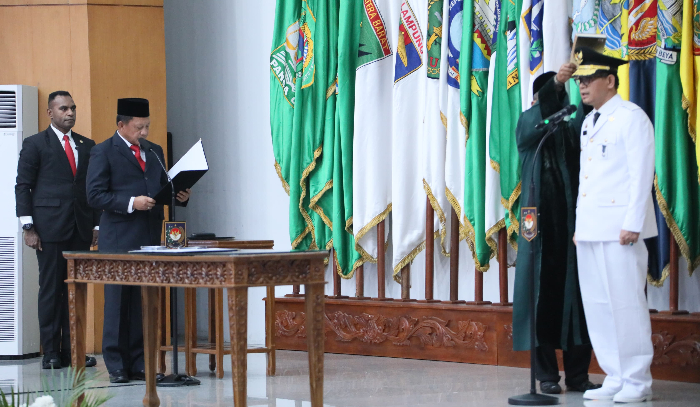 Dilantik Sebagai Pj Gubernur NTT, Mendagri Minta Andri Nota Atasi Kemiskinan Ekstrem dan Pastikan Kesiapan Pilkada