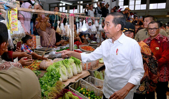Kunjungi Pasar Sanggam Adji Dilayas Berau, Presiden Jokowi Sempat Kaget