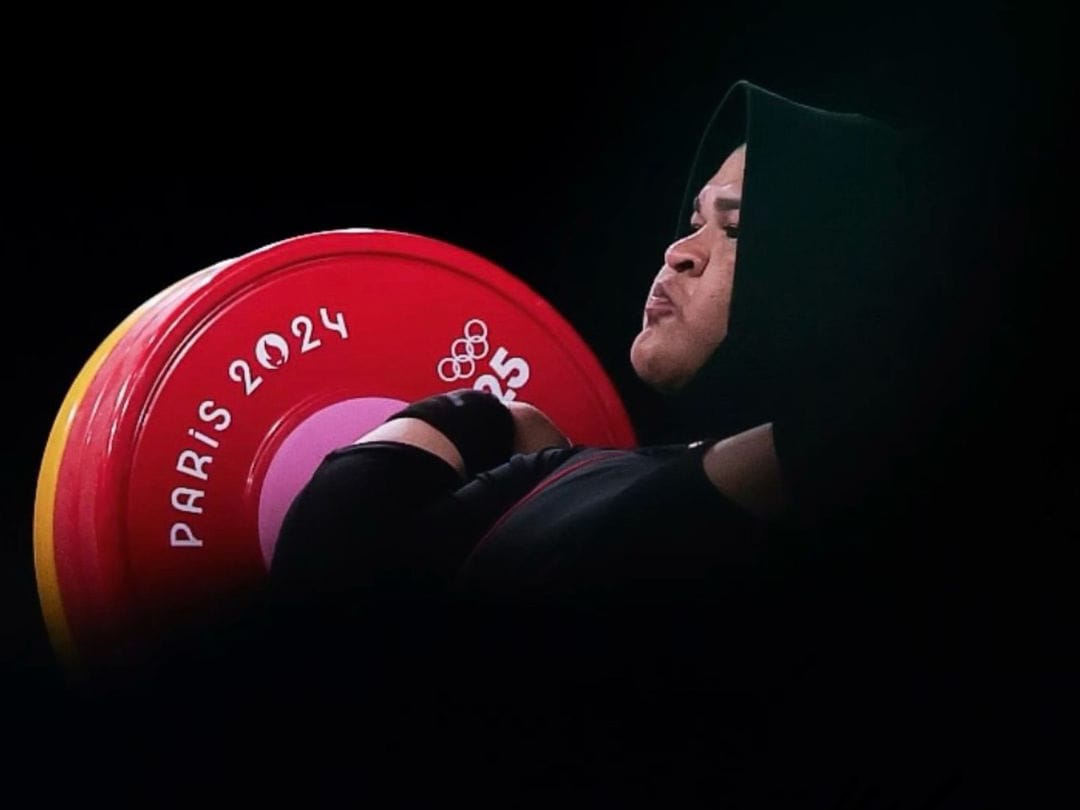 Lifter Aceh Nurul Akmal Jadi Penyulut Api di Pembukaan PON XXI