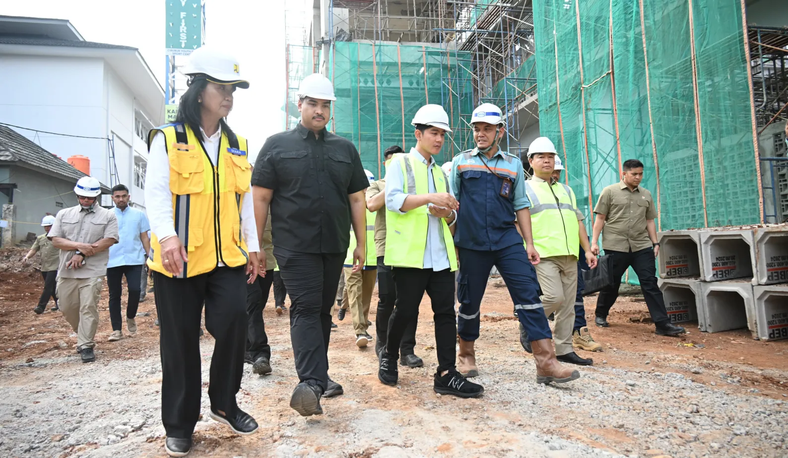 Gibran Datangi Cibubur Sport Center Pastikan Pengerjaan Proyek Selesai Tepat Waktu