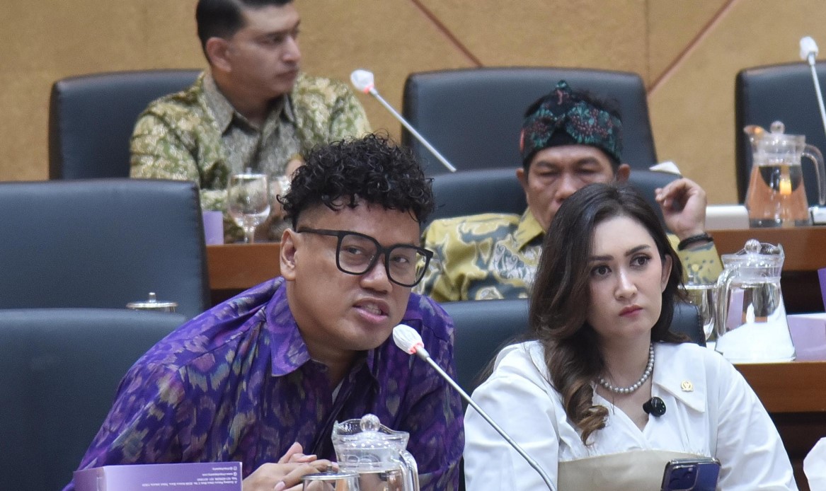 Uya Kuya Desak BPOM Tindak Tegas Konten Uji Lab Skincare