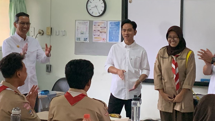 Menunya Dinilai Lengkap dan Mewah, Gibran Apresiasi Program MBG Pemprov DKI