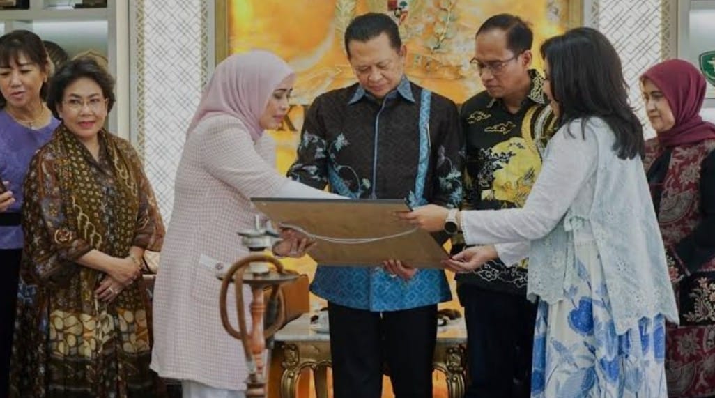 Bamsoet Terima Penghargaan Visionary Leadership dari Kamar Entrepreneur Indonesia