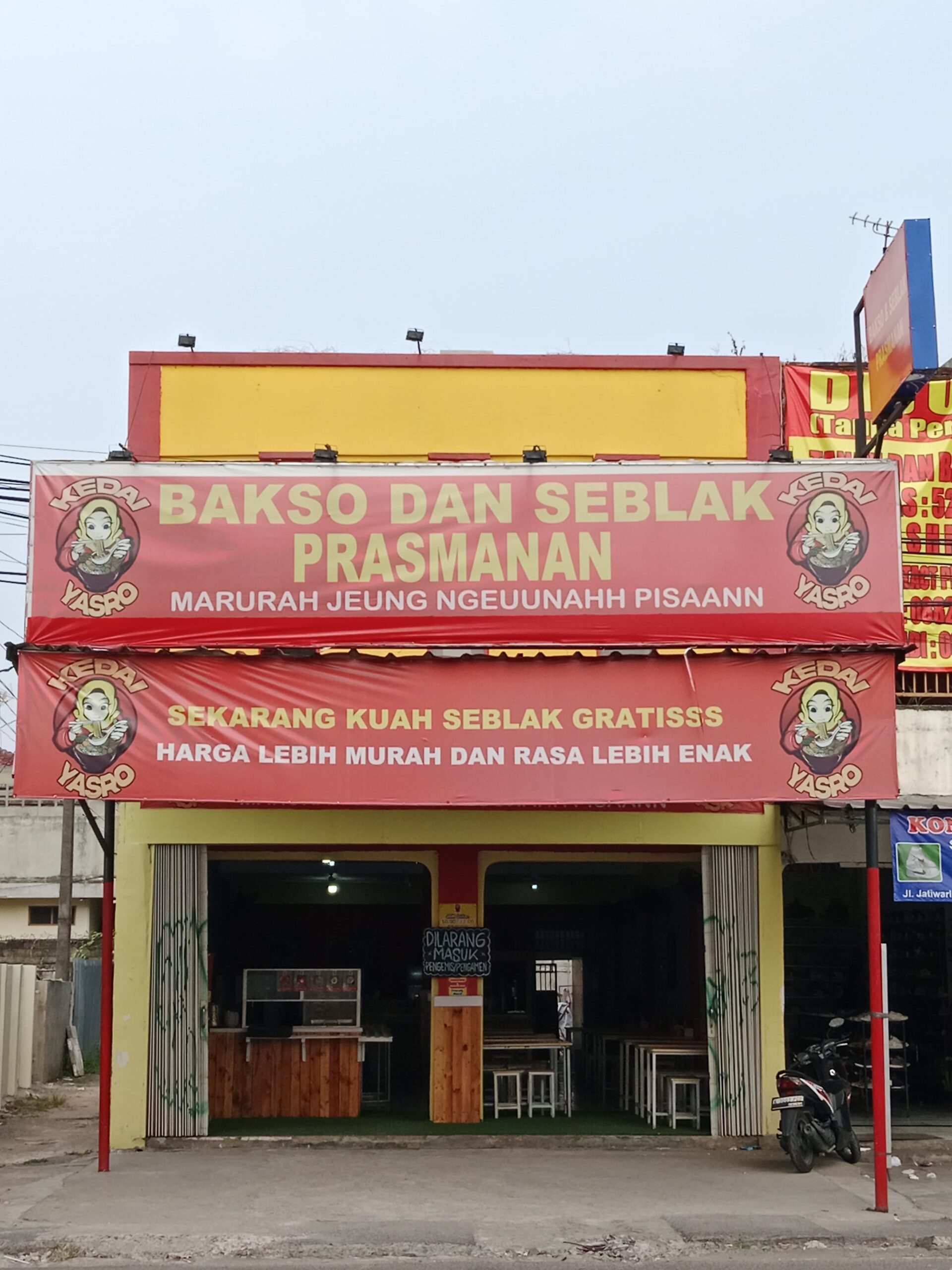 Yuk, Ngebakso dan Nyeblak Super Pedes di Kedai Yasro