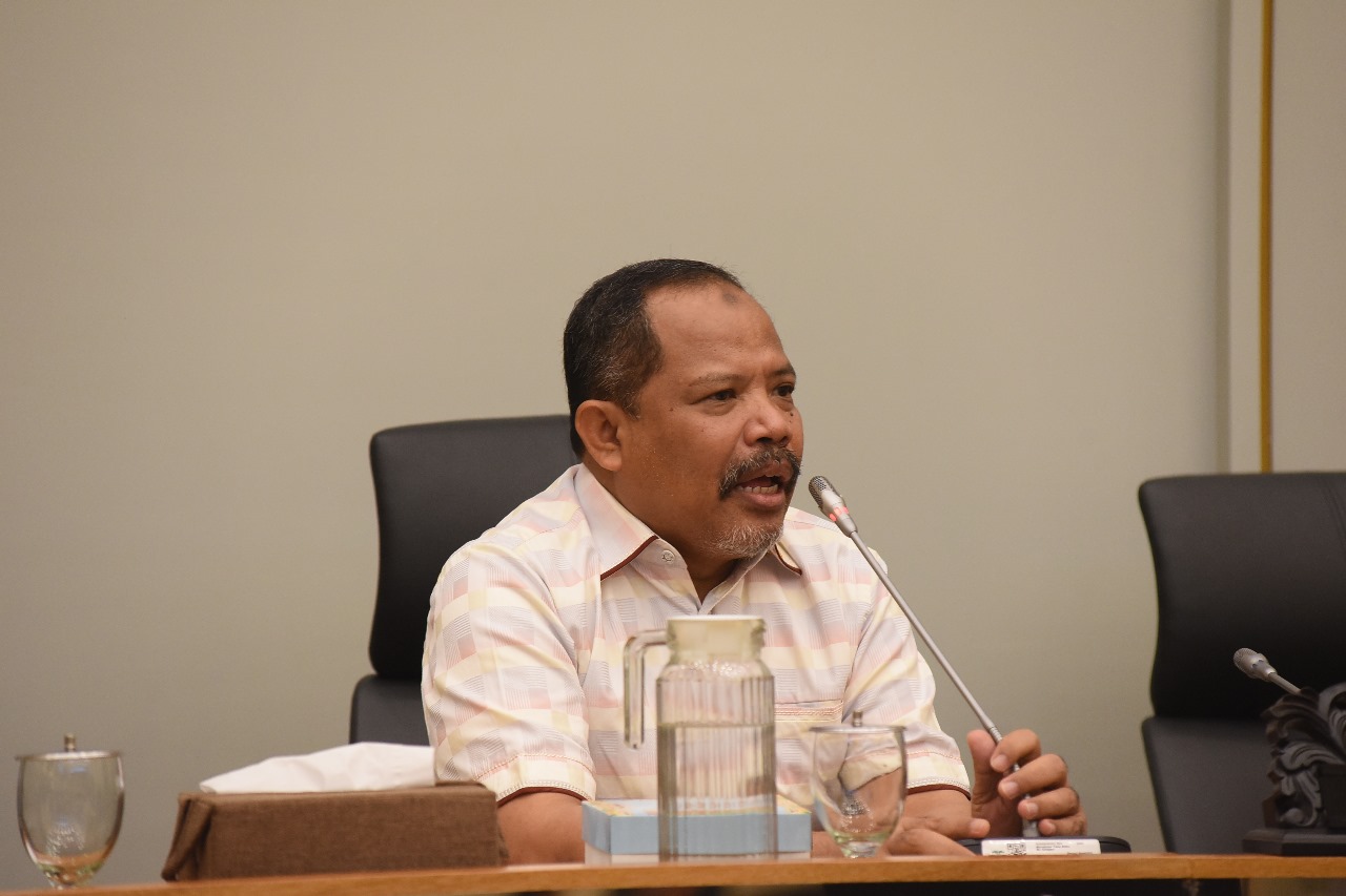 Johan Rosihan Kritik Rencana Impor Sapi Perah untuk Program MBG