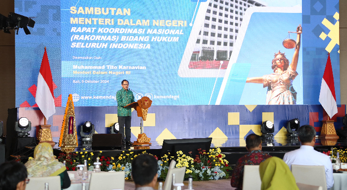 Susun 6.000 Lebih Kebijakan yang Berdampak Luas, Mendagri Tito Apresiasi Kenerja Biro Hukum Kemendagri