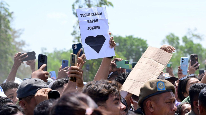 Antusiasme, Haru dan Bahagia Warga  TTU Mewarnai Keberangkatan Presiden Jokowi ke Kupang