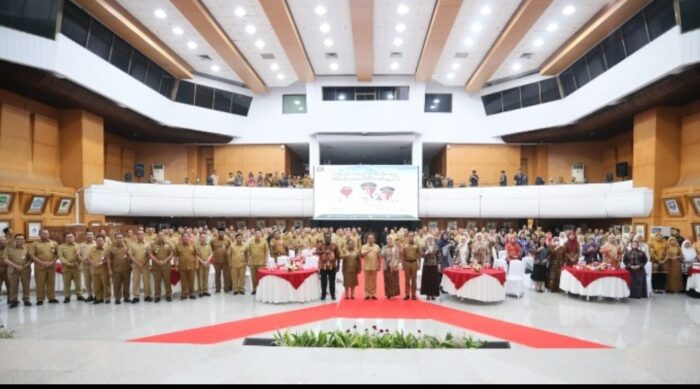 Keluarga Besar Kemendagri Sambut Mendagri Tito serta Wamendagri Ribka Haluk dan Bima Arya