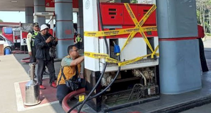 Kemendag Serahkan Tersangka dan Barbuk Kecurangan SPBU Rest Area KM 42 Karawang ke Kejati Jawa Barat