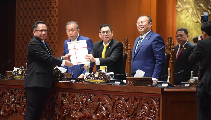 Wakili Pemerintah, Mendagri Apresiasi DPR RI atas Disahkannya Revisi UU Provinsi DKJ