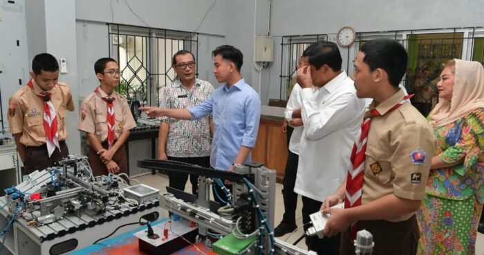 Wapres Gibran Apresiasi Pemrograman Mesin MPS Karya Siswa SMK Negeri 7 Semarang