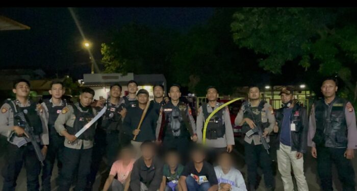 Bawa Sajam dan Hendak Tawuran, Polres Jakbar Amankan Puluhan Remaja
