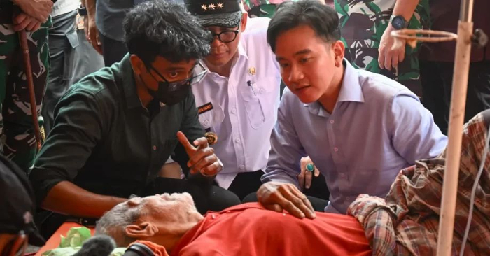 Tindak Lanjuti Instruksi Presiden, Wapres Gibran Kunjungi Korban Erupsi Gunung Lewotobi Laki-laki