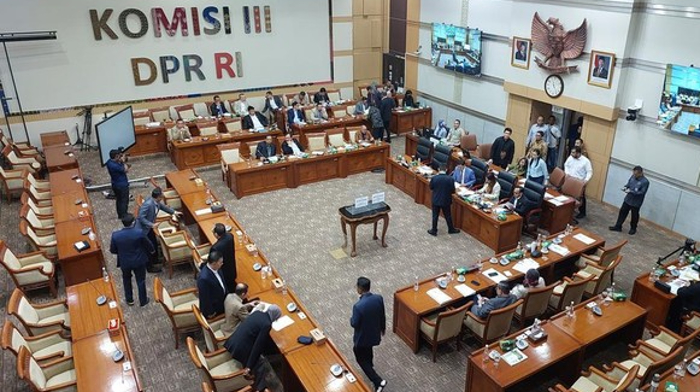 Basa-Basi Seleksi, Pengkondisian Pimpinan KPK yang Bisa Kompromi Korupsi