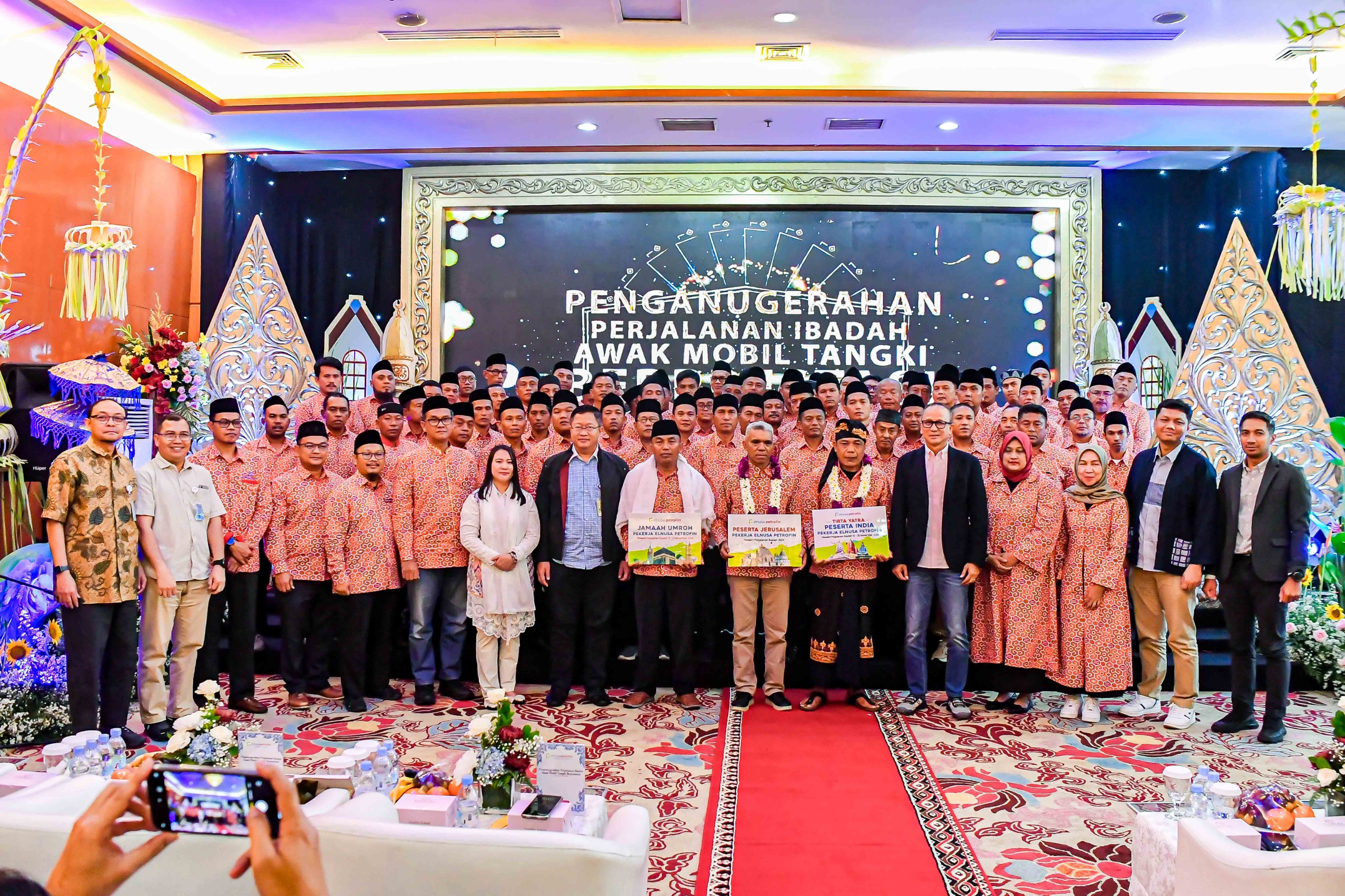 Elnusa Petrofin Beri Reward Perjalanan Ibadah untuk 88 Awak Mobil Tangki BBM dan Pekerja Berprestasi