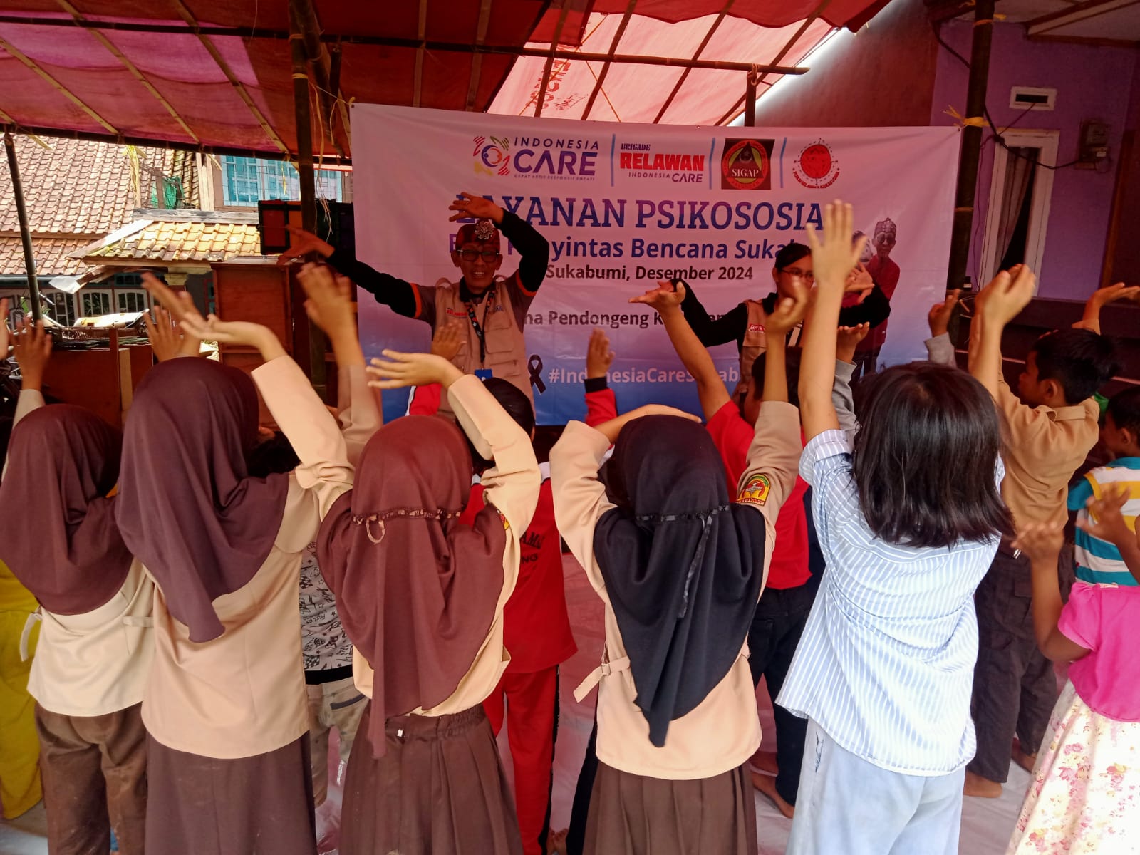 Pasca Banjir Bandang, Indonesia Care Gandeng Komunitas Beri Layanan Pengobatan Gratis dan Psikososial di Sukabumi