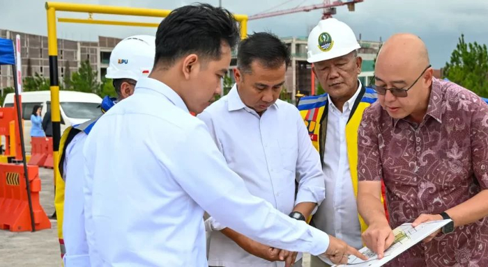 Kawal Arahan Persiden Prabowo Terkait Libur Nataru, Wapres Tinjau Gerbang Tol KM 149 Gedebage Bandung