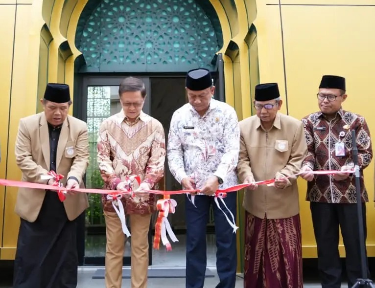 Wali Kota Jaktim Munjirin ResmikanMushola Al Barkah di Lucky LEX Mall
