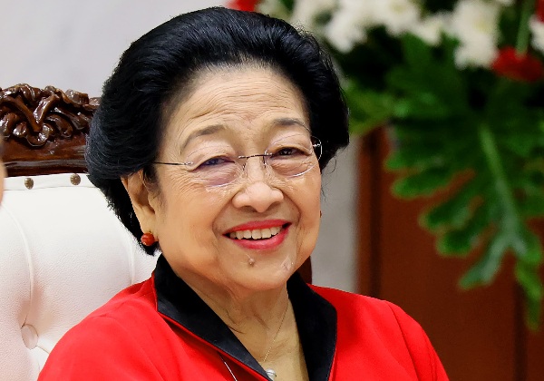 Rayakan Ultah ke-79 Megawati, Sekjen Hasto: Pengurus PDIP di Daerah Makan Tumpeng Bersama Rakyat